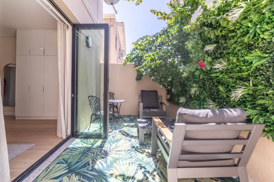 To Let 2 Bedroom Property for Rent in Sea Point Western Cape